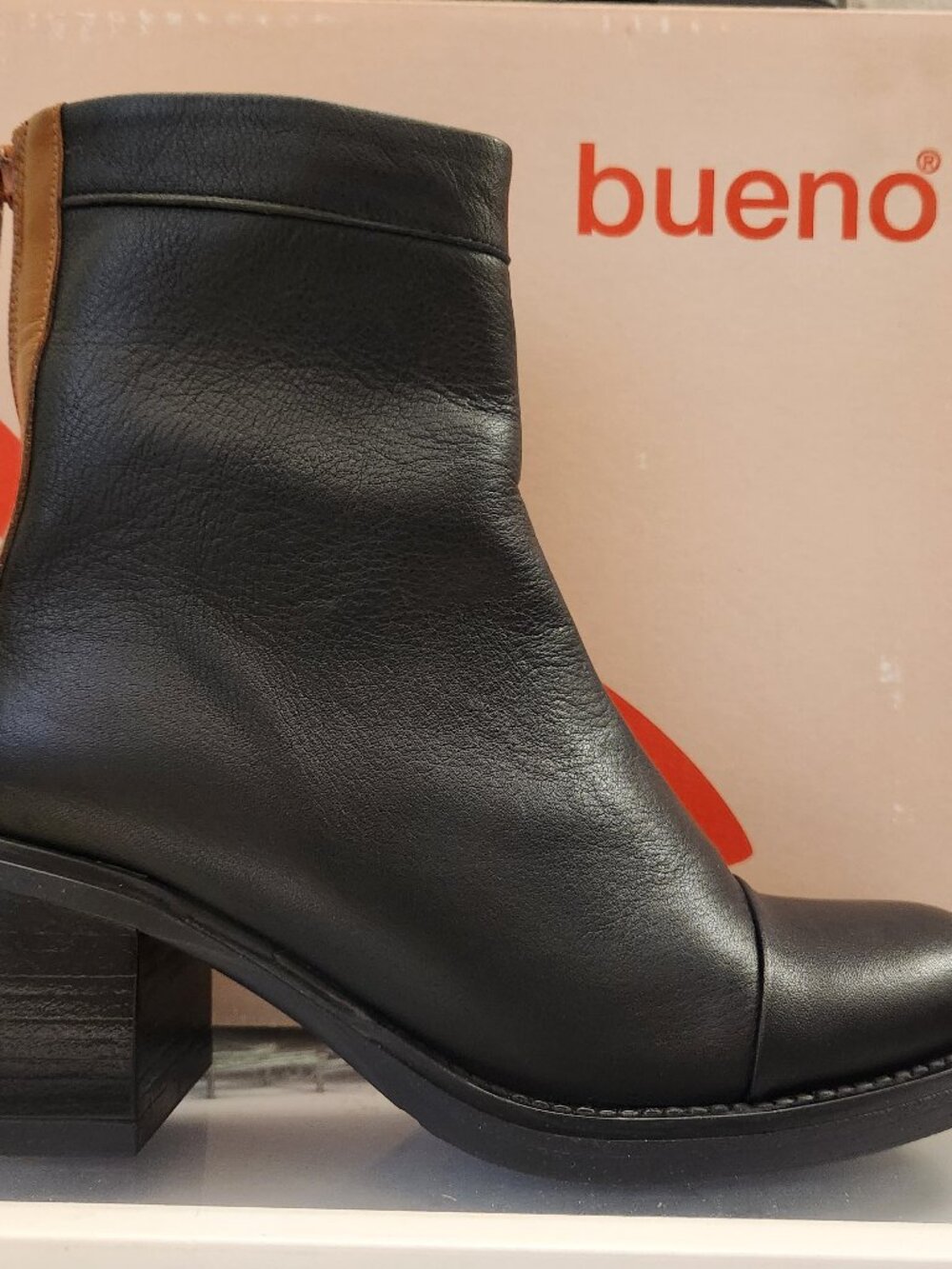 BUENO "Rina" Leather Heeled Boots. NIB. Size EU 38/US 7.5-8